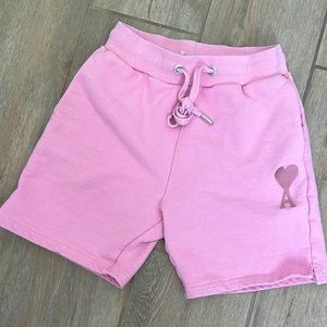 Ami woman’s short